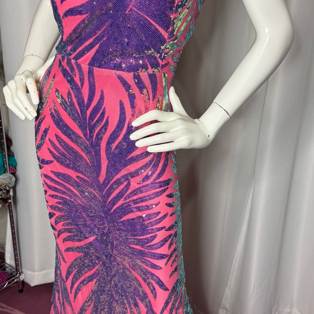 Elegant One-Shoulder Pink and Silver Evening Gown - Picture 6 of 10